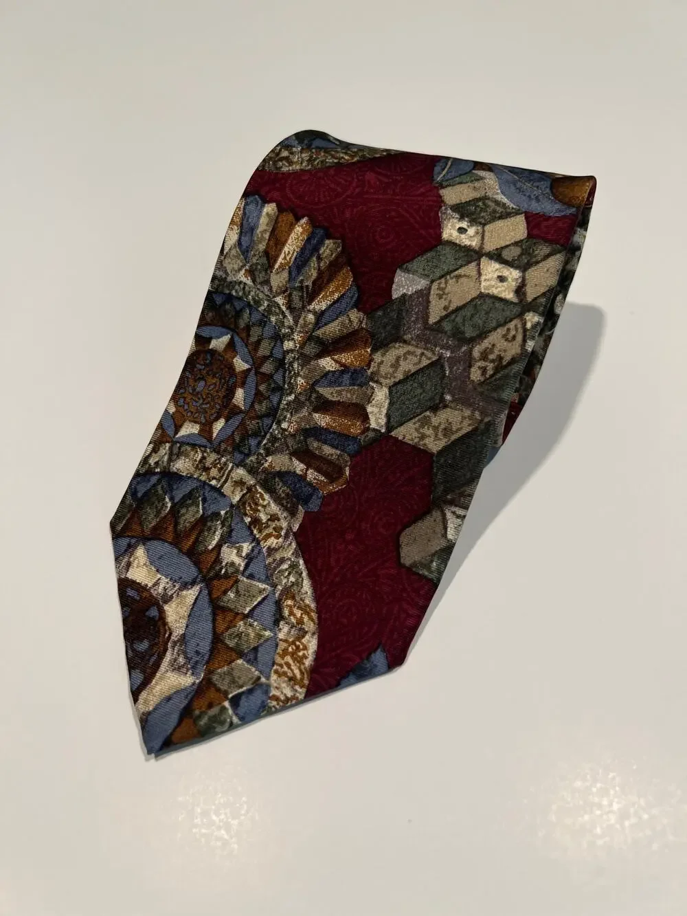 Structure Men's Necktie Imported Italian Silk Red Gold Abstract Print JL